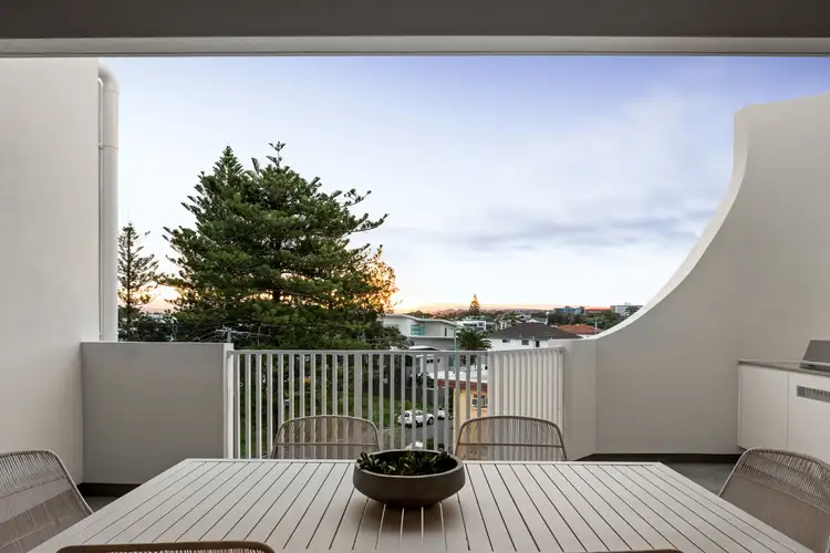 4/9 Sunset Boulevard, Surfers Paradise QLD 4217