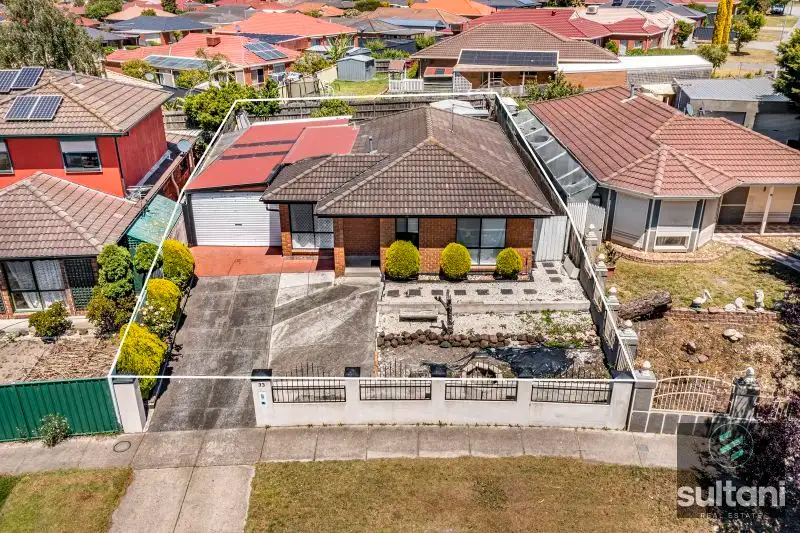 Main view of Homely house listing, 33 Amber Drive, Hampton Park VIC 3976