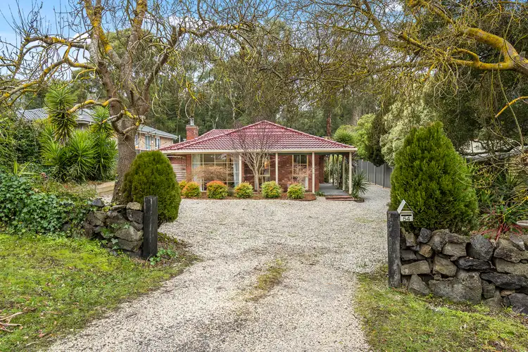 54 Waterfalls Road, Mount Macedon VIC 3441