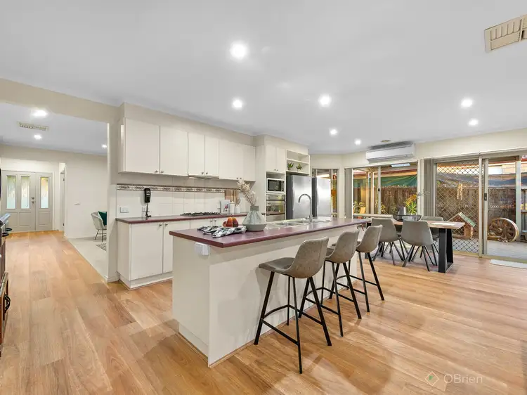 Fourth view of Homely house listing, 2 Castlebury Place, Cranbourne North VIC 3977