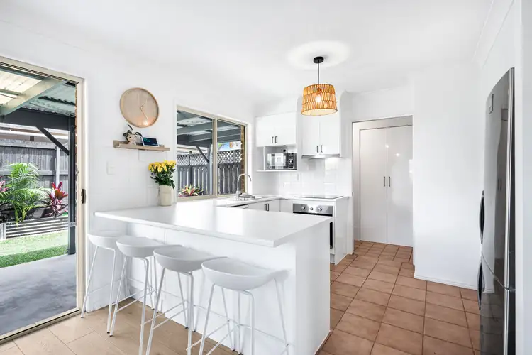 Fourth view of Homely townhouse listing, 2/8 Drayton Terrace, Wynnum QLD 4178