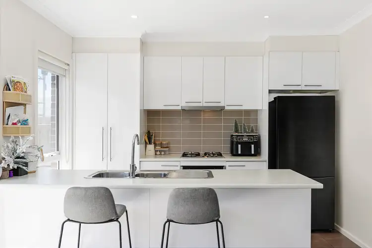 Fifth view of Homely house listing, 2/8 Nikola Court, Marshall VIC 3216