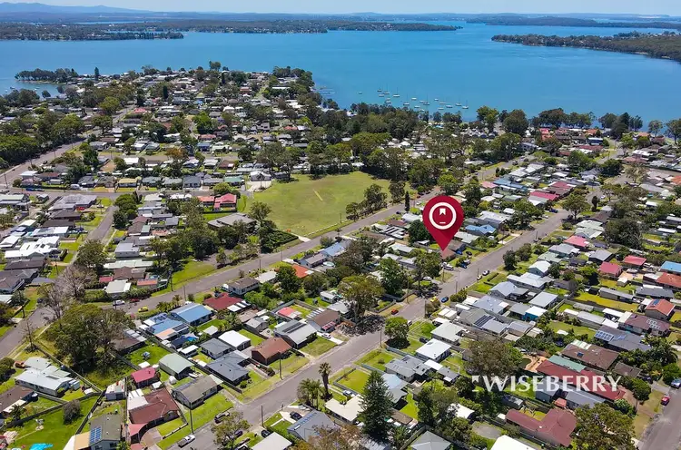 30 Spencer Road, Mannering Park NSW 2259