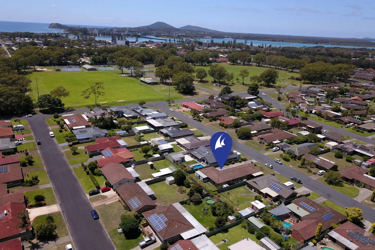 Main view of Homely villa listing, 2/11 Mayers Drive, Tuncurry NSW 2428