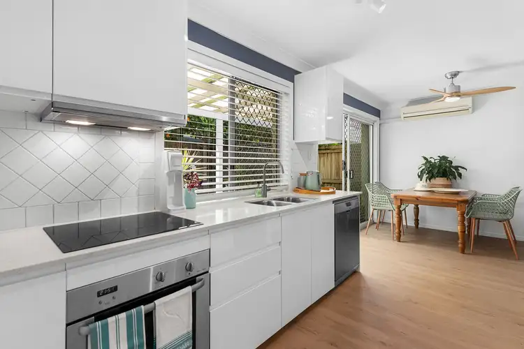 Fourth view of Homely townhouse listing, 5/177 Riding Road, Balmoral QLD 4171