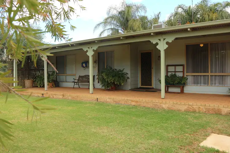 7 Hunter Road, Muluckine WA 6401