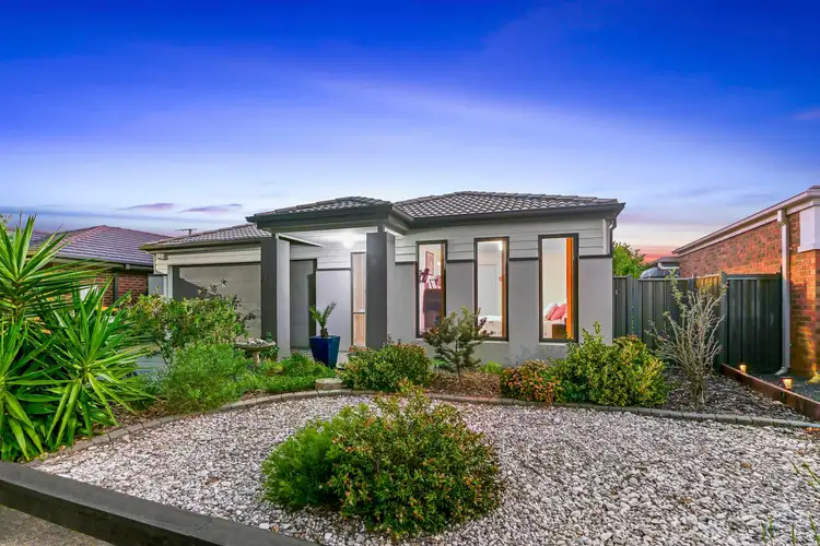 16 Howard Place, Deer Park VIC 3023