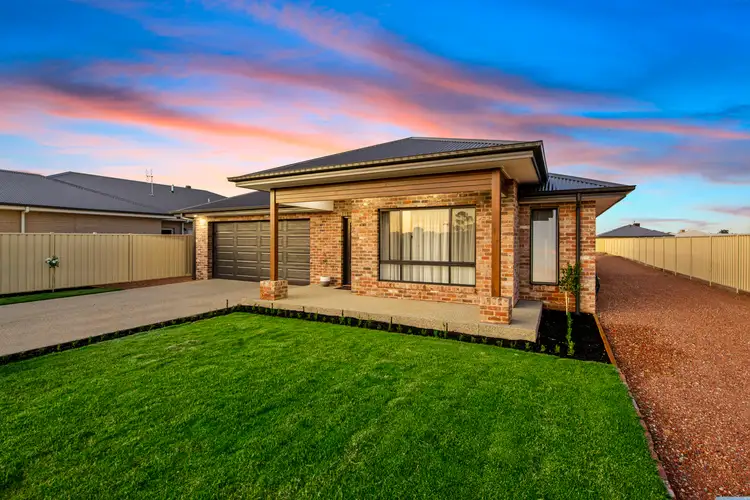 82 Bruton Street, Tocumwal NSW 2714