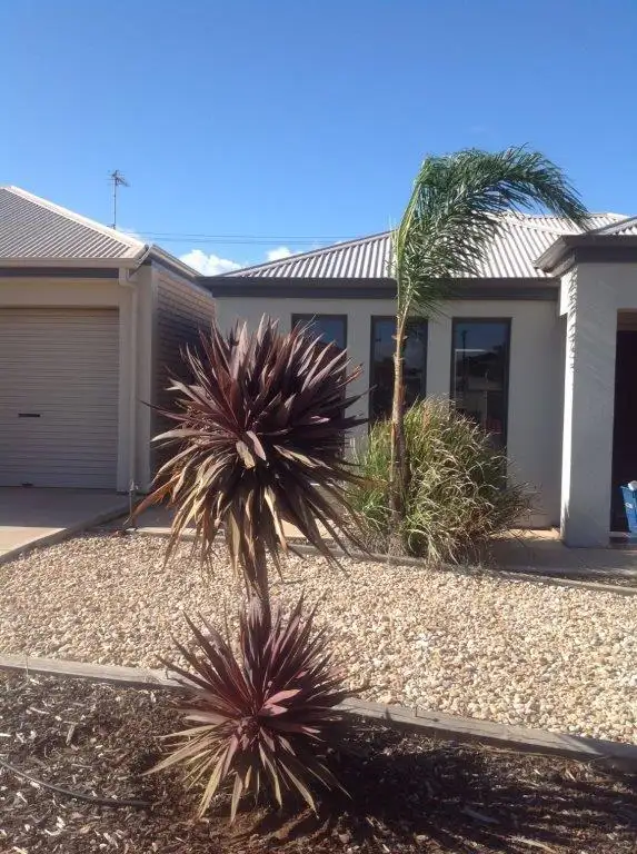 10b Henderson Street