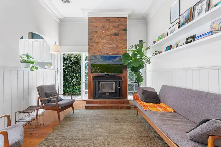 8 Arran Street, Seddon VIC 3011