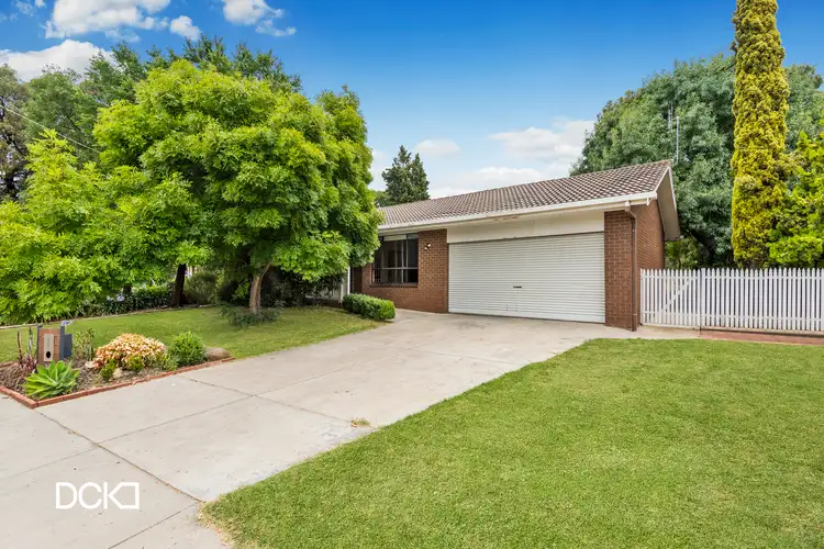 14 Maxwell Crescent, Strathdale VIC 3550