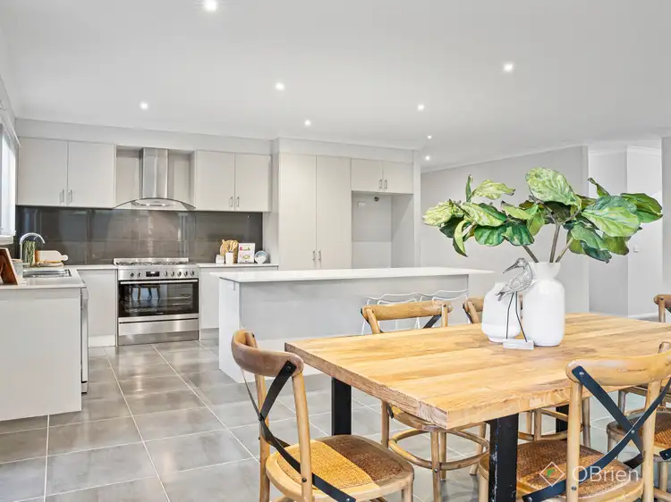 6 Malua Circuit, Sandhurst VIC 3977