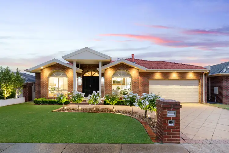 7 Blackman Crescent, Taylors Lakes VIC 3038