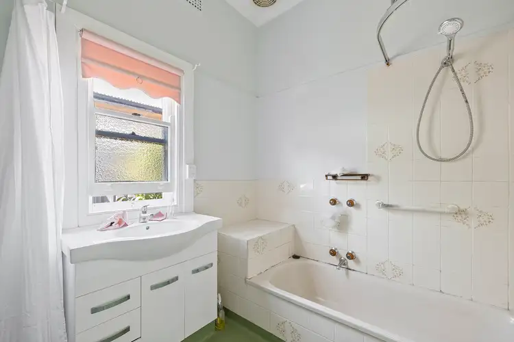 Sixth view of Homely house listing, 8 Royal Avenue, Kennington VIC 3550