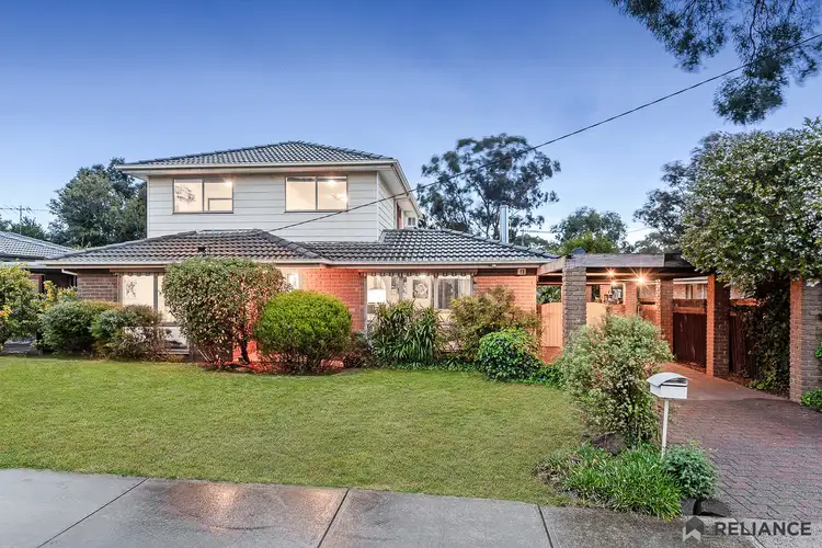 17 Mitford Crescent, Craigieburn VIC 3064