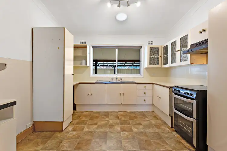 Sixth view of Homely house listing, 10 Maurie Avenue, Warners Bay NSW 2282