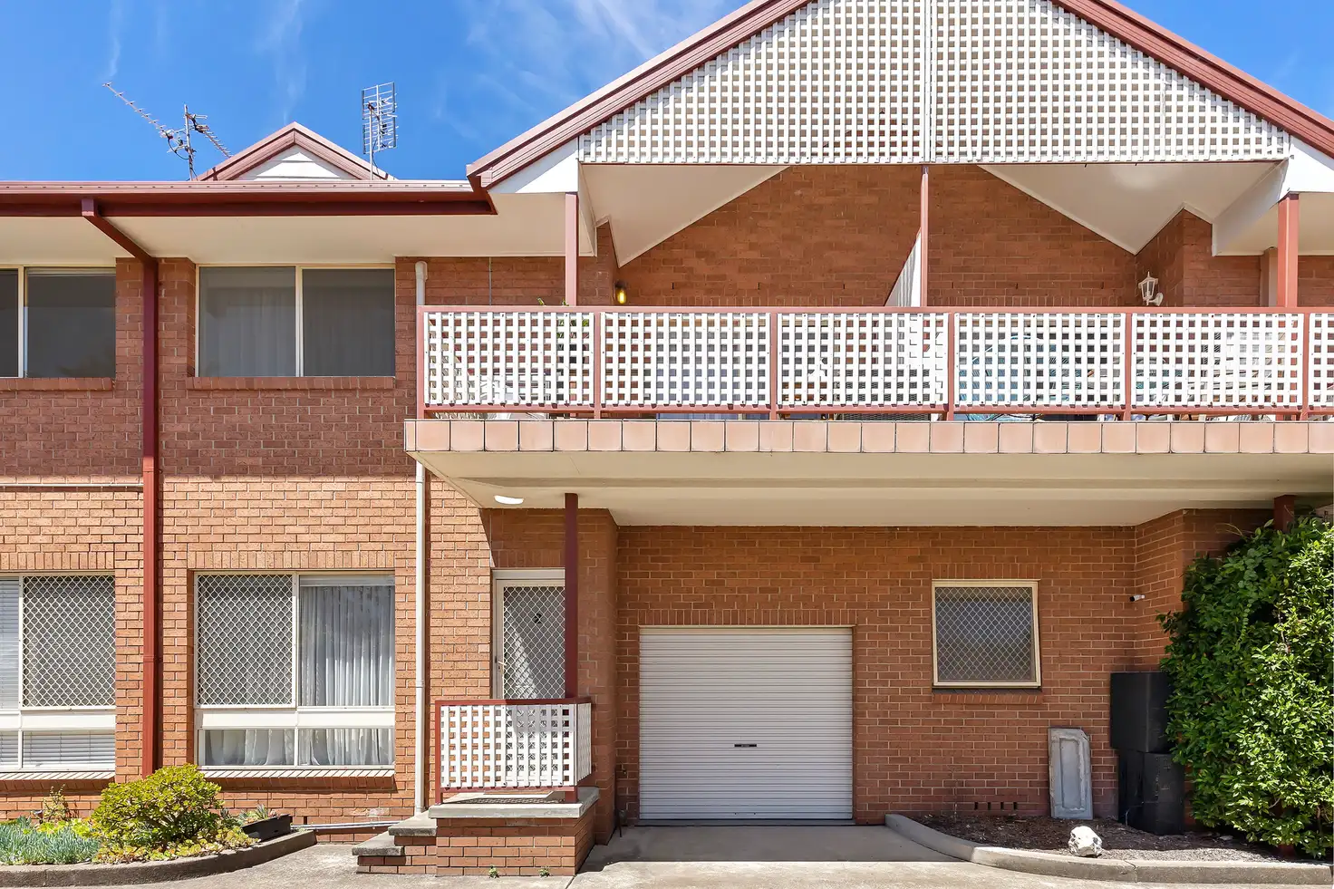 Main view of Homely townhouse listing, 2/41 Selwyn Street, Merewether NSW 2291