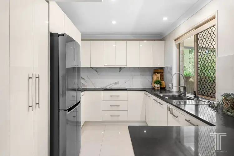 Fifth view of Homely house listing, 19 Kirra Place, Carindale QLD 4152