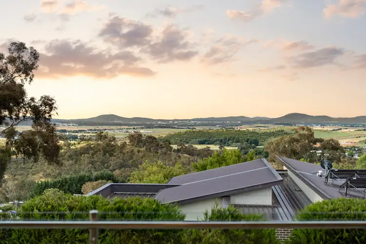 16 Myrtle Close, Jerrabomberra NSW 2619