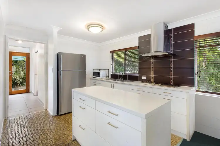 290 Creek Street, Berserker QLD 4701