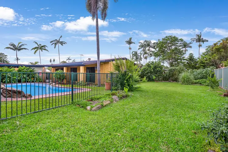 15 Pepperina Street, Mooroobool QLD 4870