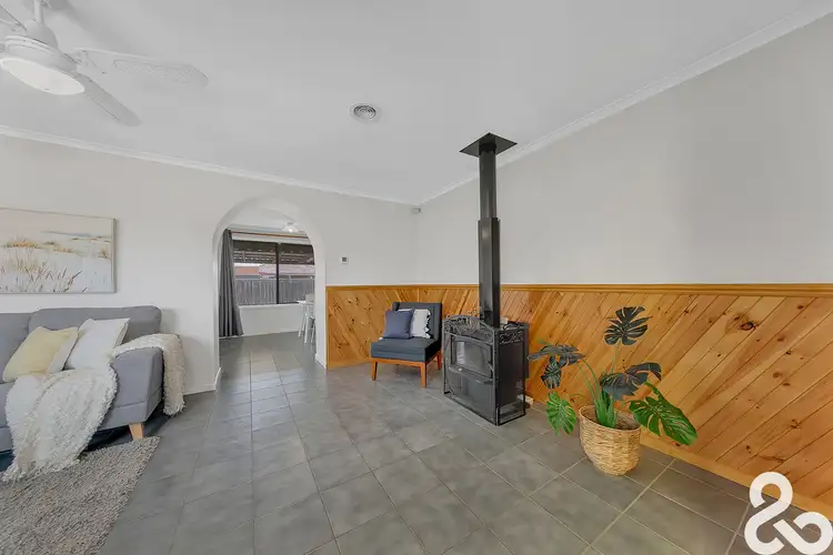 Fifth view of Homely house listing, 21 Mindoro Crescent, Lalor VIC 3075