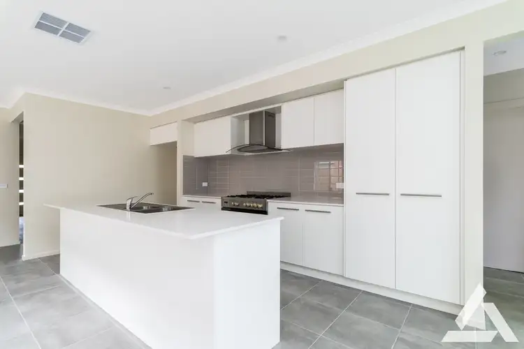 5 Acacia Street, Officer VIC 3809