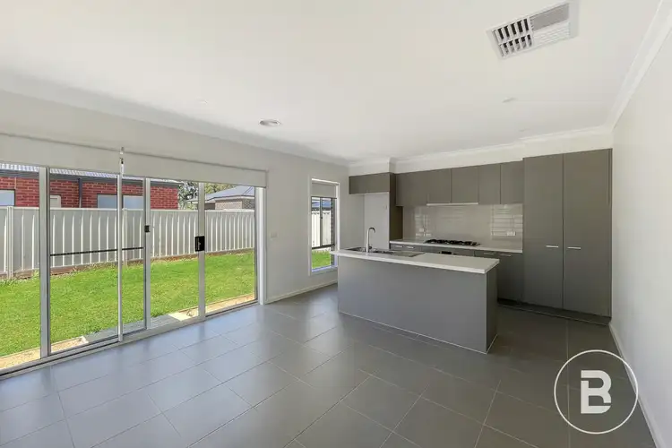 Second view of Homely house listing, 10 Webdon Drive, North Bendigo VIC 3550