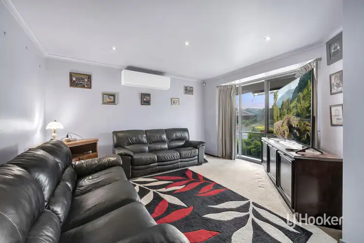 Fourth view of Homely house listing, 8 Dewpoint Crescent, Hampton Park VIC 3976