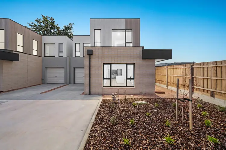 10/22-24 Bayview Road, Officer VIC 3809