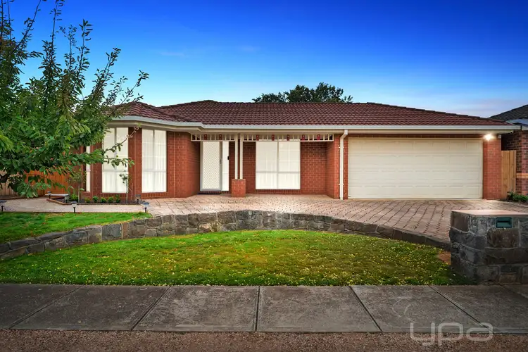 12 Harrington Drive, Melton West VIC 3337