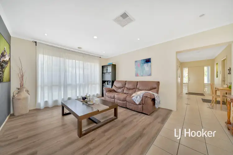 Second view of Homely house listing, 9 Narelle Court, Skye VIC 3977