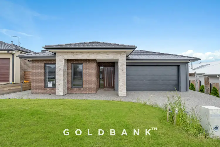 11 Altera Crescent