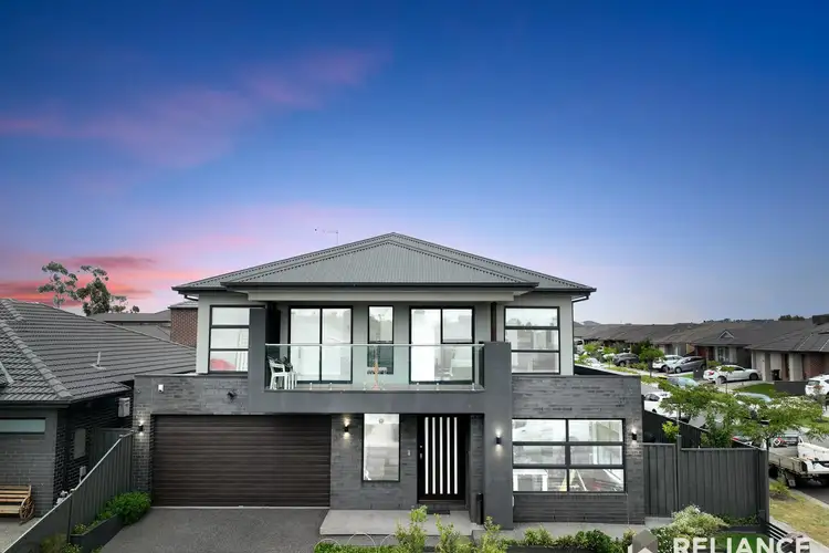 77 Everglade Crescent, Roxburgh Park VIC 3064