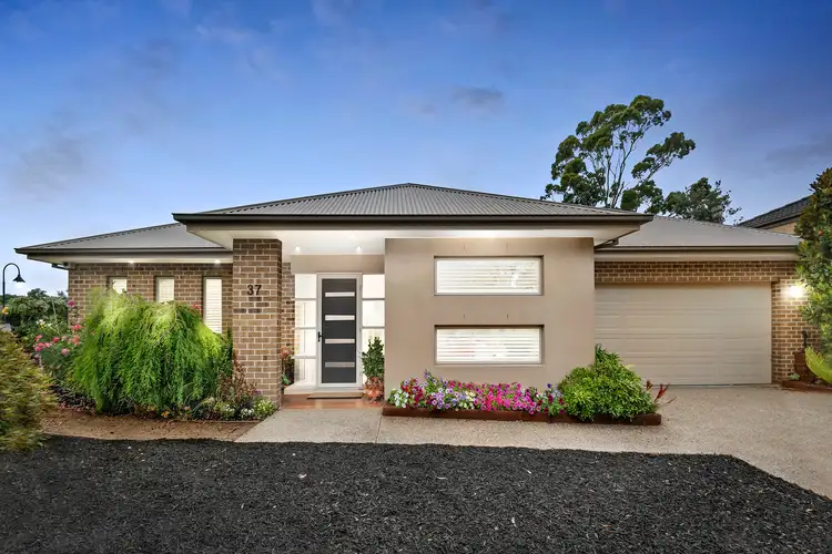 37 Parkedge Circuit, Rosebud VIC 3939
