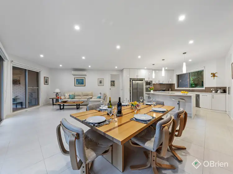 Sixth view of Homely house listing, 2 Bettina Court, Berwick VIC 3806