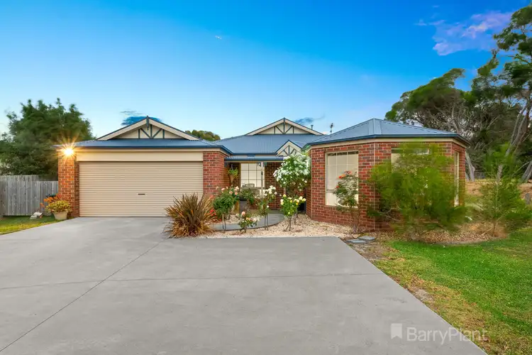2 Maxim Court, Drouin VIC 3818