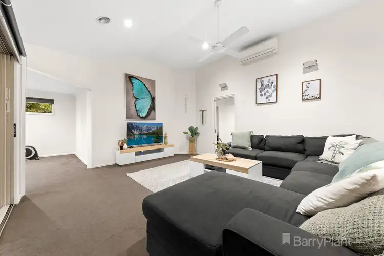 Fourth view of Homely house listing, 2 Maxim Court, Drouin VIC 3818