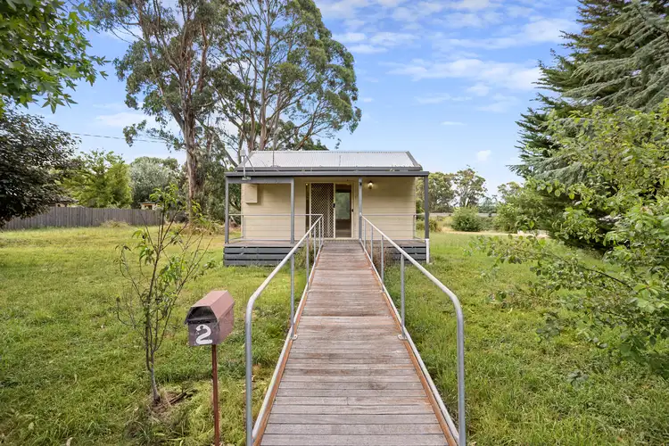 2 Forest Street, Woodend VIC 3442