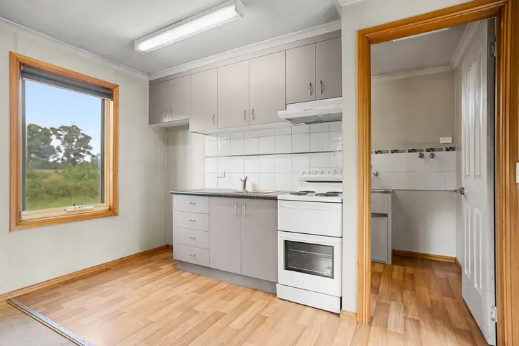 Fifth view of Homely house listing, 2 Forest Street, Woodend VIC 3442
