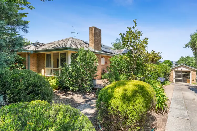 24 Leane Street, Hughes ACT 2605