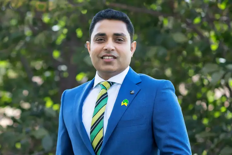 Third view of Homely townhouse listing, 6 Simmonds Place, Roxburgh Park VIC 3064