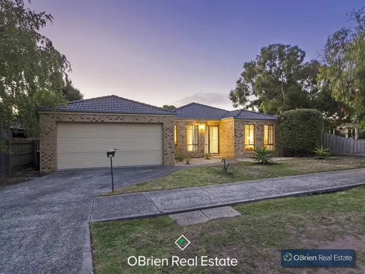 13 Mornington Grove, Berwick VIC 3806