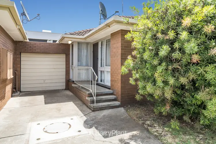 Main view of Homely unit listing, 2/8-10 Ballater Avenue, Newtown VIC 3220