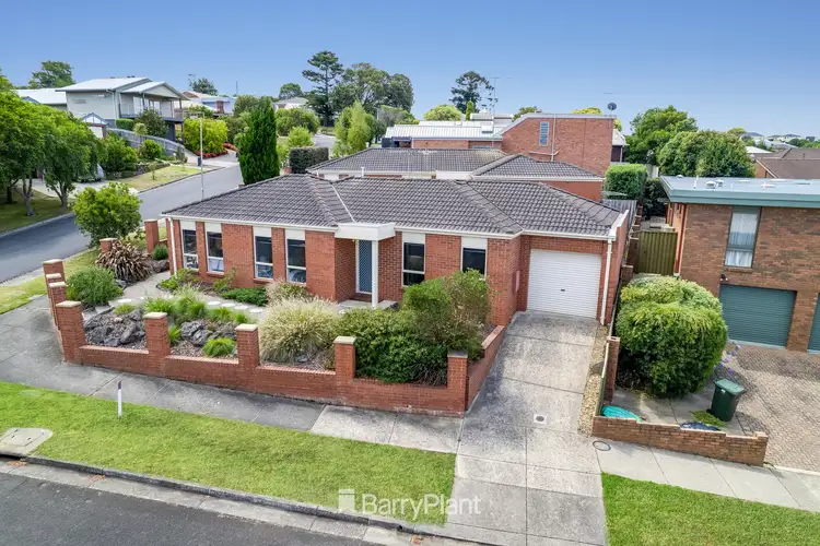1/16 Lansell Drive, Highton VIC 3216