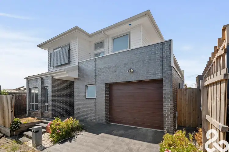 2/7 Livingstone Parade, Preston VIC 3072