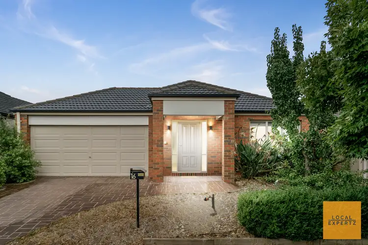 16 Croft Street, Caroline Springs VIC 3023