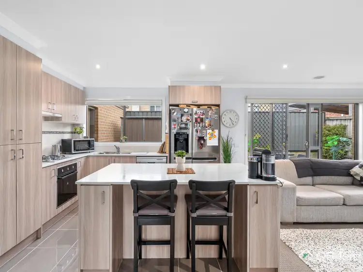 Second view of Homely house listing, 8 MacLeod Circuit, Pakenham VIC 3810