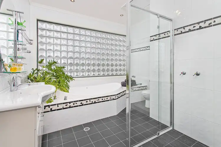 Sixth view of Homely house listing, 8 Ruger Drive, Balgownie NSW 2519