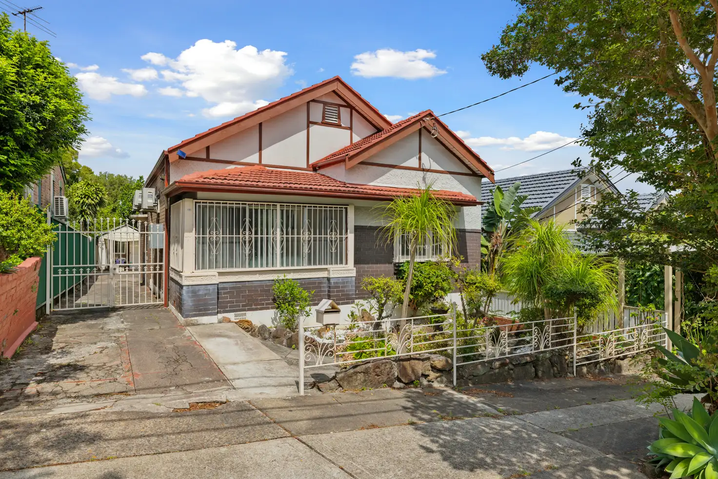 Main view of Homely house listing, 10 Collins Street, Tempe NSW 2044